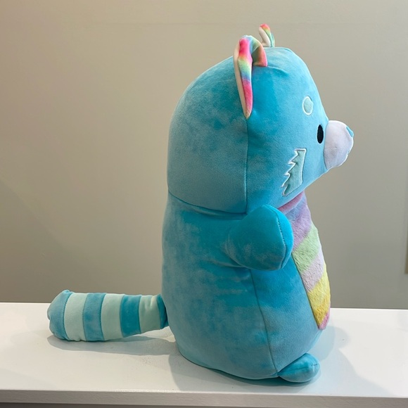 NWT 14” Vanessa the Red Panda with Rainbow Belly HUGMEES Squishmallow - Picture 4 of 6